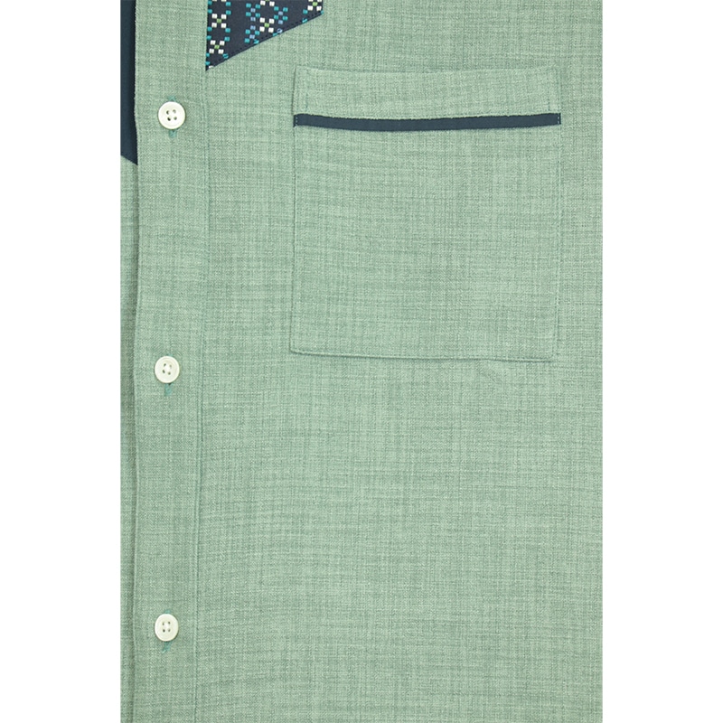 ミントグリーン